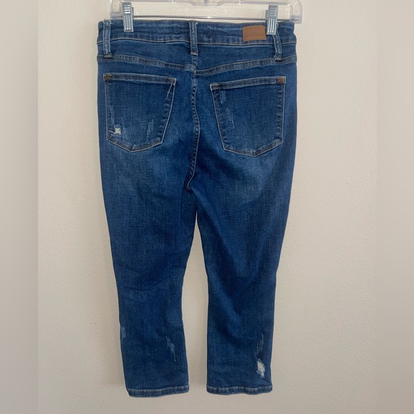 Judy Blue Distressed Capri Fit Blue Denim Jeans size 7/28 - Picture 3 of 3